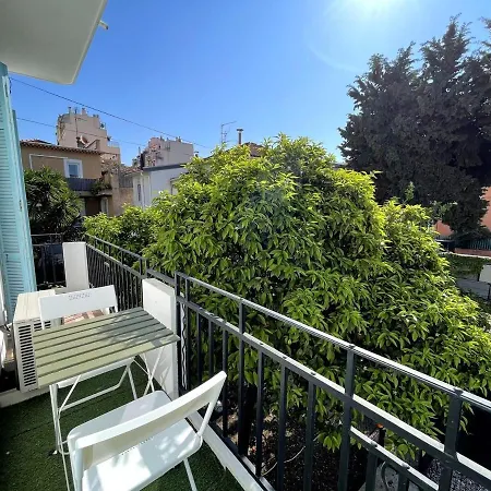 Proche Mer, Avec Terrasse Et Parking アパート ニース
